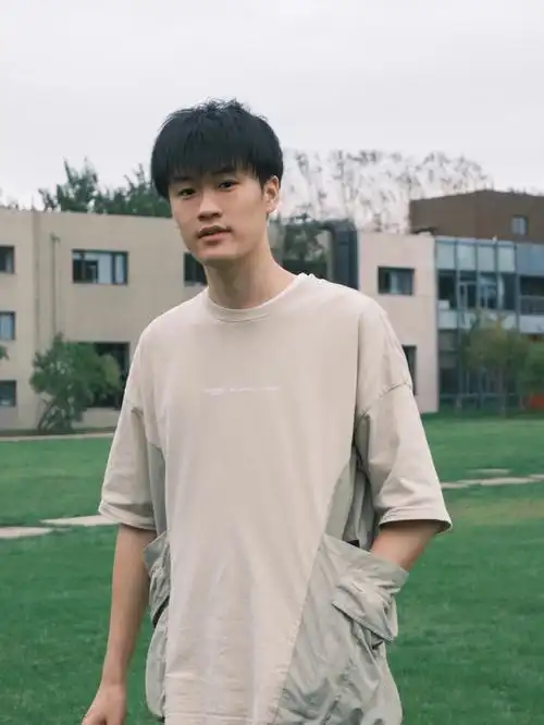 秋季森系简约男生穿搭