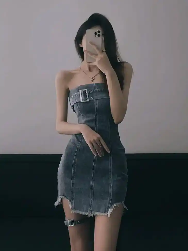 抹胸牛仔连衣裙真的很适合春夏01#连衣裙#辣妹穿搭#显瘦连衣 - 抖音