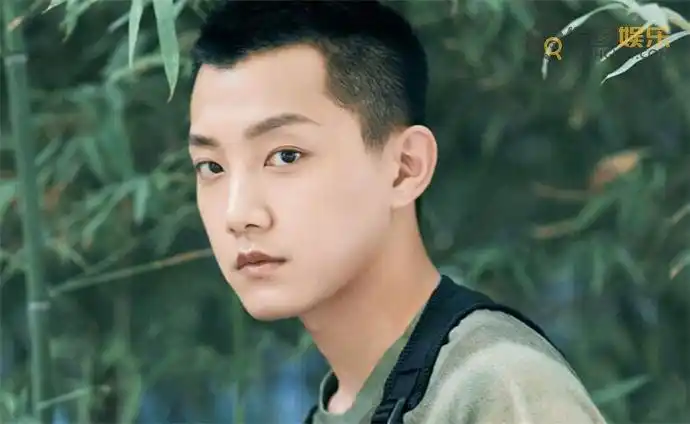 范世錡从歌手转型当演员的过程中的确是遭遇了不少难题,然而,他一直