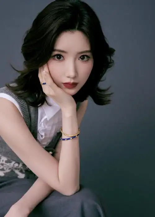 毛晓彤职场穿搭##毛晓彤职业装好飒