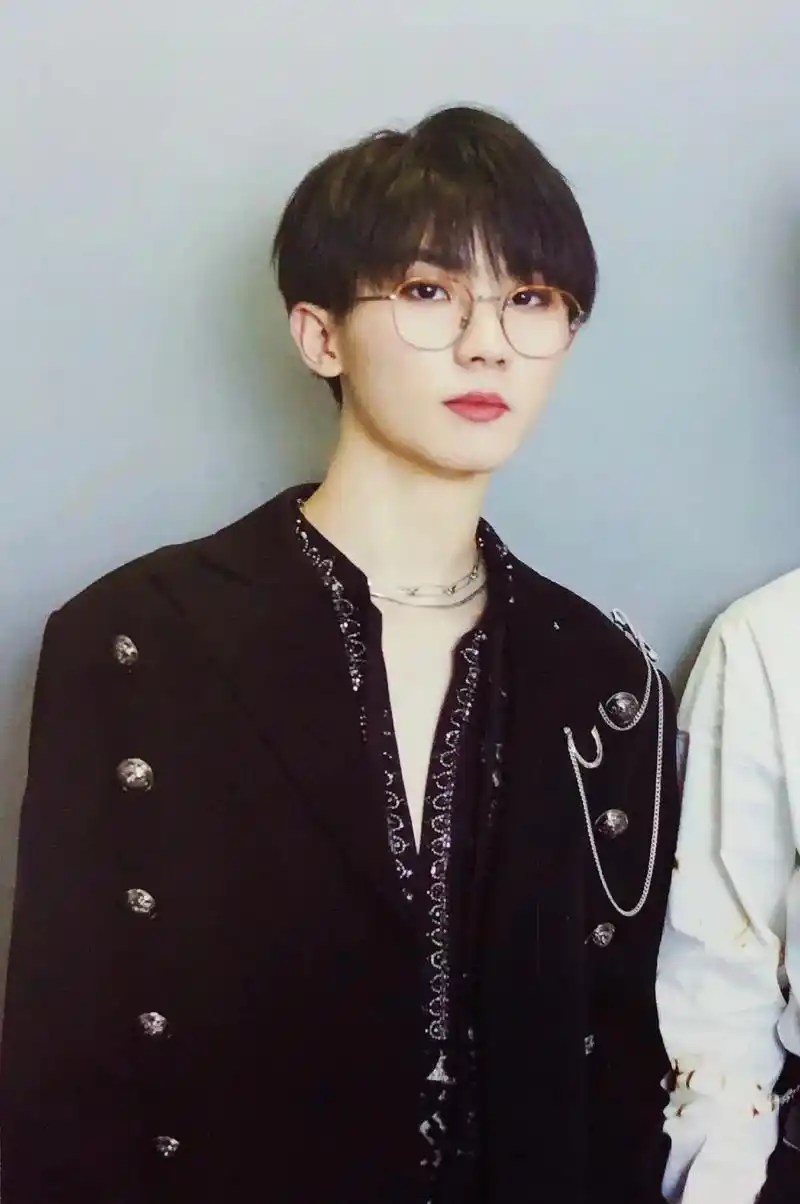 马嘉祺 他叫马嘉祺 今年18岁 生日是12.12 喜欢喝椰 - 抖音