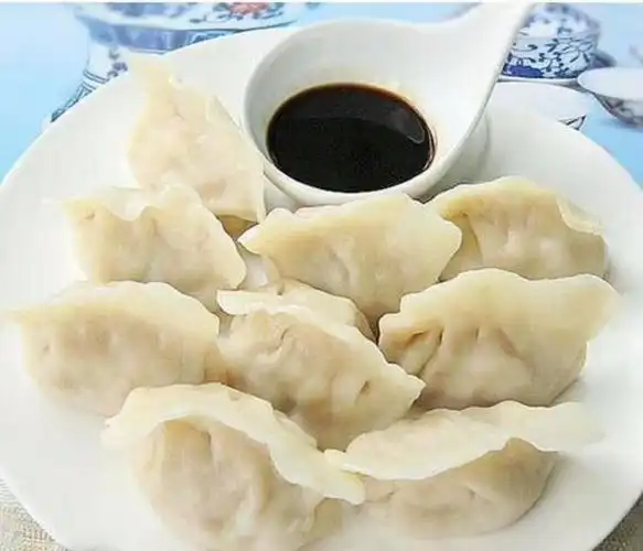 《酸菜馅饺子》