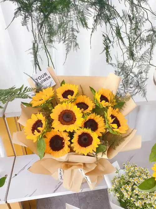 十支向日葵花束牛皮纸包装耐看百搭男女老少皆宜
