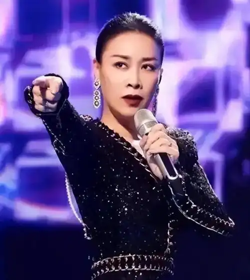 王纳文愤怒地质问高峰,为什么在她辛苦哺育孩子的时候,他却和别的女人