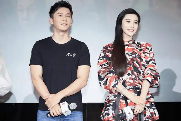 曝52岁闫妮出恋情,男方疑小7岁李晨,女方离异多年前男友小11岁_感情