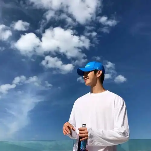 男生头像 真人 壁纸图片 阳光黑白