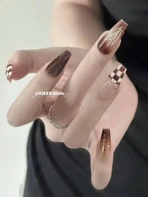 被问爆的100 款巨好看的新年美甲,安排上!_猫眼_姐妹_款式