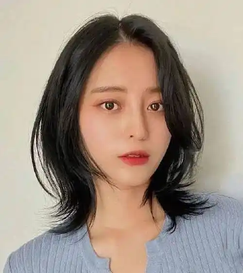 层次锁骨发人气爆款女生发型