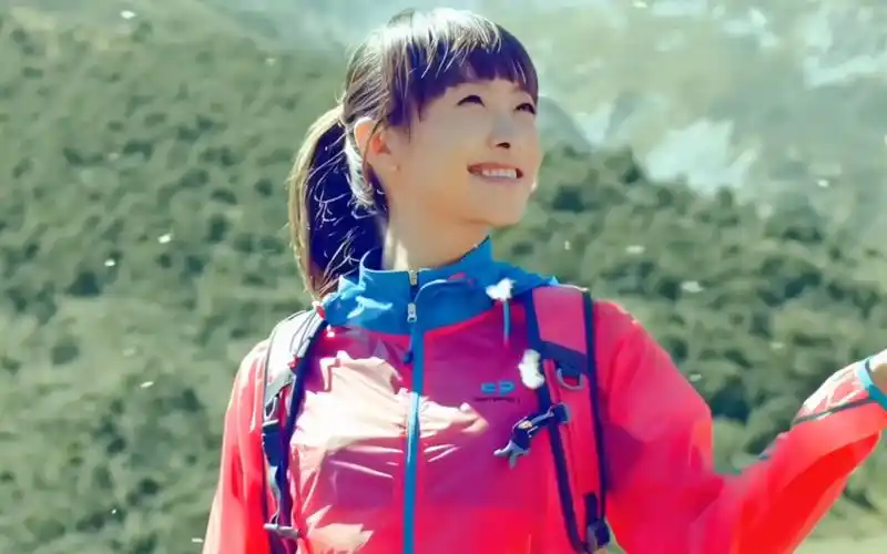 【4k高清】宋茜在韩务工代言的运动服装品牌广告