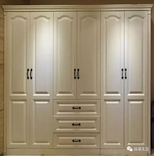 定制衣柜的柜门用什么颜色颜值高又耐脏