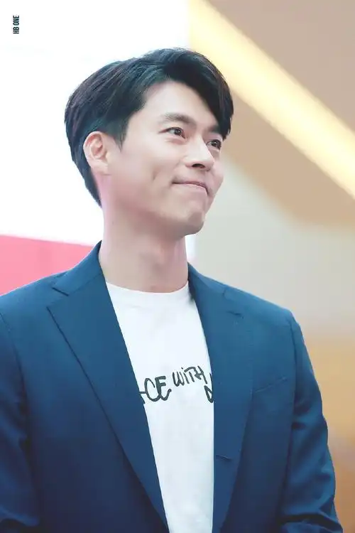 p>玄彬(hyun bin),本名"金泰坪",1982年9月25日出生于韩国首尔特别市