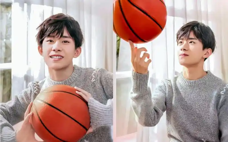 易烊千玺打篮球合集篮球场上自在如风的少年