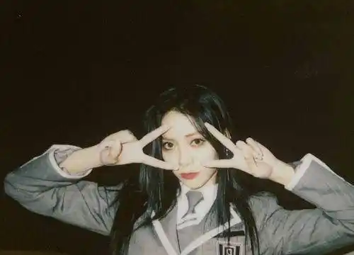 the9集体换头像,谢可寅是最后一个,看清头像内容,太机智_网友_小时候