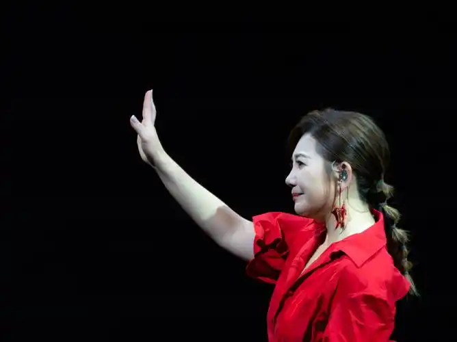 挑战最强饭拍画质,完整的我-梁静茹「当我们谈论爱情」2023世界巡回