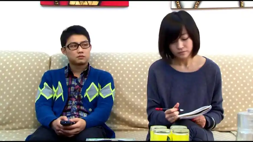 毛骗贰:他们吃饭都那么好玩的,黎伟冬冬争相给安宁夹菜,结果小宝没有