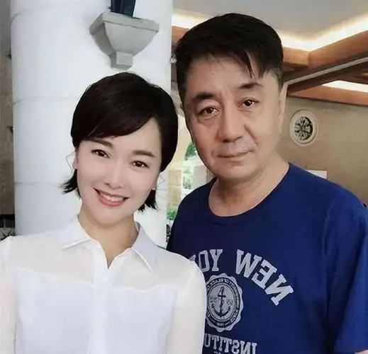 前言:"左小青的神秘魅力:娱乐圈的氧气少女背后的故事!".