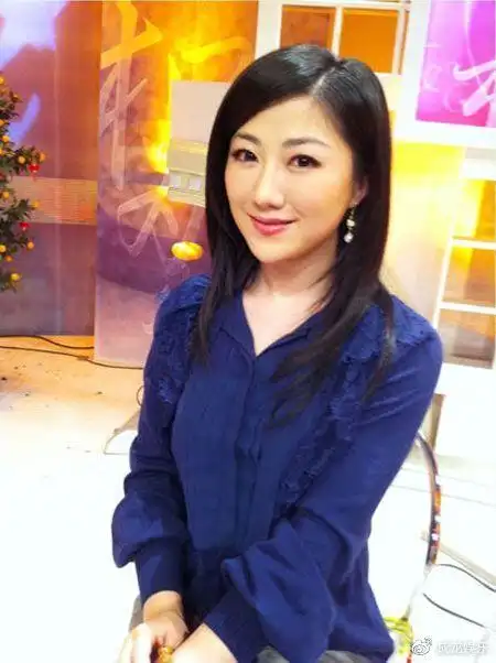 房海燕近况她在刻意低调专心读书杨蕾接替她主持新老娘舅