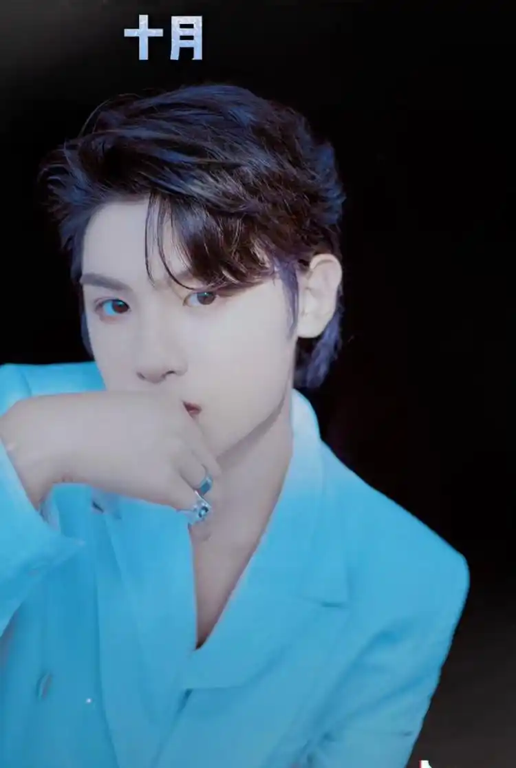 justin新闻210113黄明昊的自拍库存大分享小贾发来2020个人年度总结