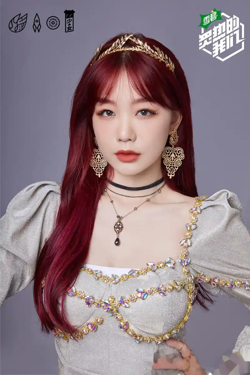 炙热的我们#@火箭少女101官号 《硬糖》舞台定妆照2.0送上!