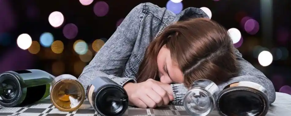 女人爱喝酒对器官有什么危害_99健康网