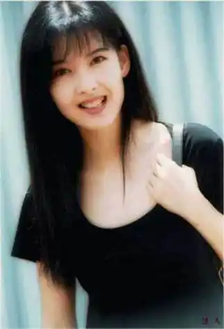 chow日文名: 慧云周生日:1967年11月20日出生地:香港星座:天蝎座身高