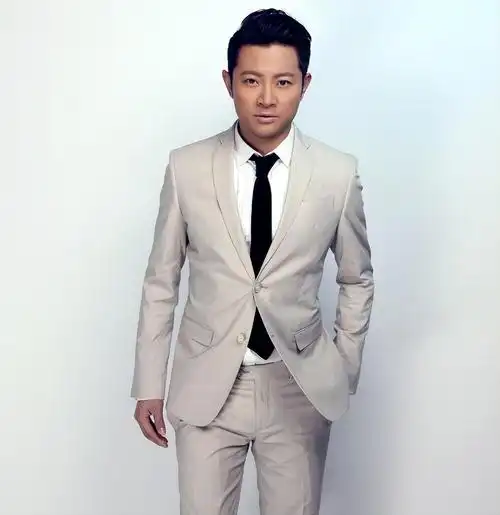 回顾演员胡兵暗恋瞿颖30年被母亲催婚51岁仍未婚未育