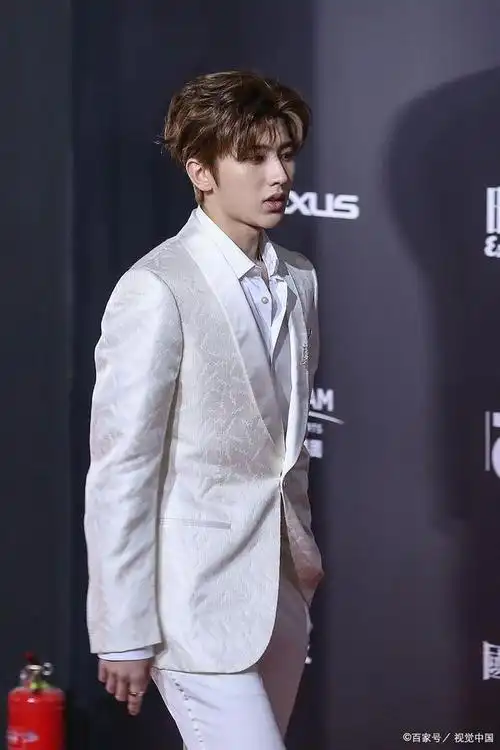 据网友爆料称,蔡徐坤2021年认识了c女士并发生关系,之后c女士怀孕