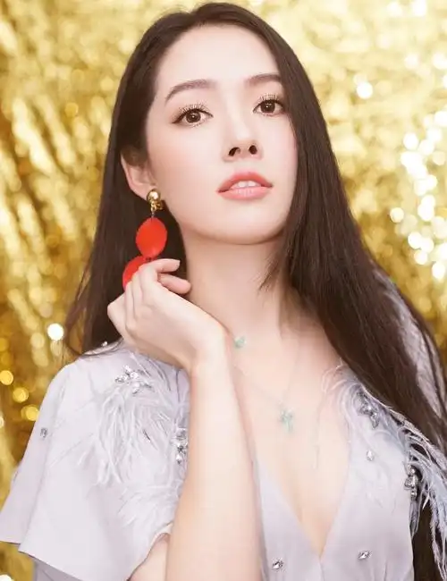 国民女神郭碧婷有喜,向佐赴台陪伴!