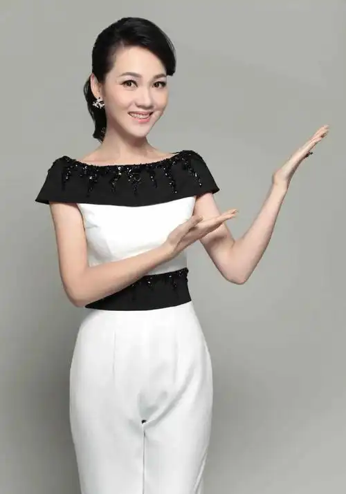 傅晶46岁还能演大学生多年来低调拍戏很美