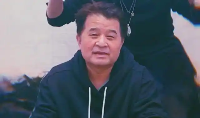 62岁毕福剑现状难掩憔悴面容一代名嘴晚年凄凉