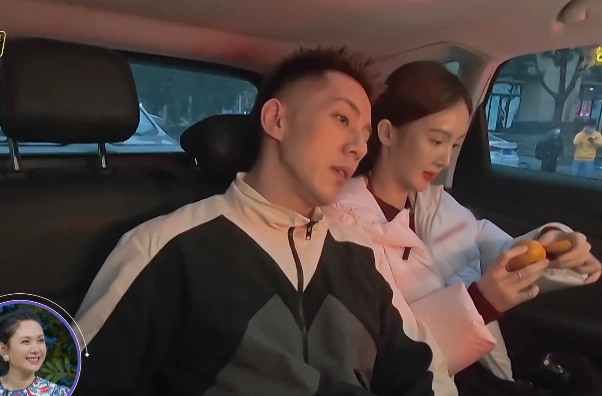 金晨卡斯柏终成眷属车里偷偷勾手指被拍到喜欢是装不出来的