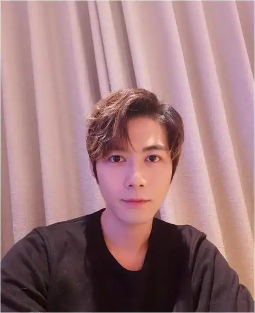 8位割双眼皮的男星其中还包括罗志祥说实话割得很自然