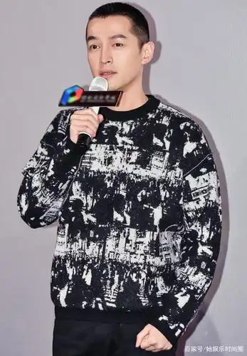 胡歌剪寸头兑现承诺 寸头完全hold住被赞有颜值有实力