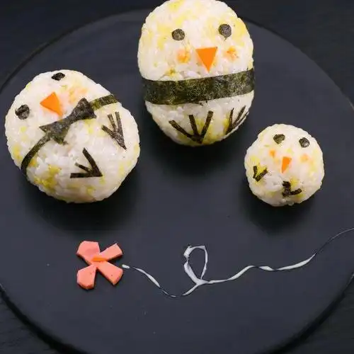 做这样的卡通饭团,小孩子超喜欢吃哦