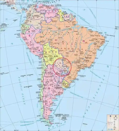 乌拉圭面积17.62万平方公里,人口351.9万.
