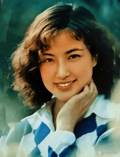 看起来是那样的青春靓丽,优雅漂亮,今天小编要说的就是——刘晓庆