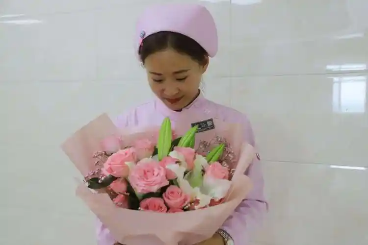 这些护士图片,美的让人感动!