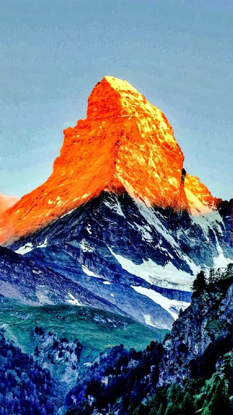 日照金山是一种非常罕见的自然奇观,它的出现对地理位 - 抖音