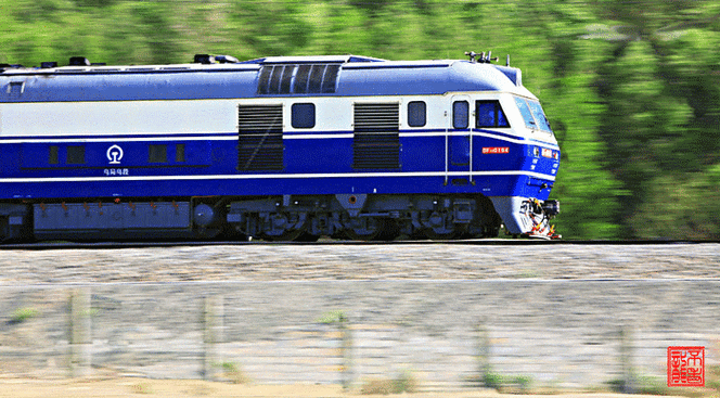 火车动态图(1) - 美体,情感,博文精品 - 美体情感,心灵驿站