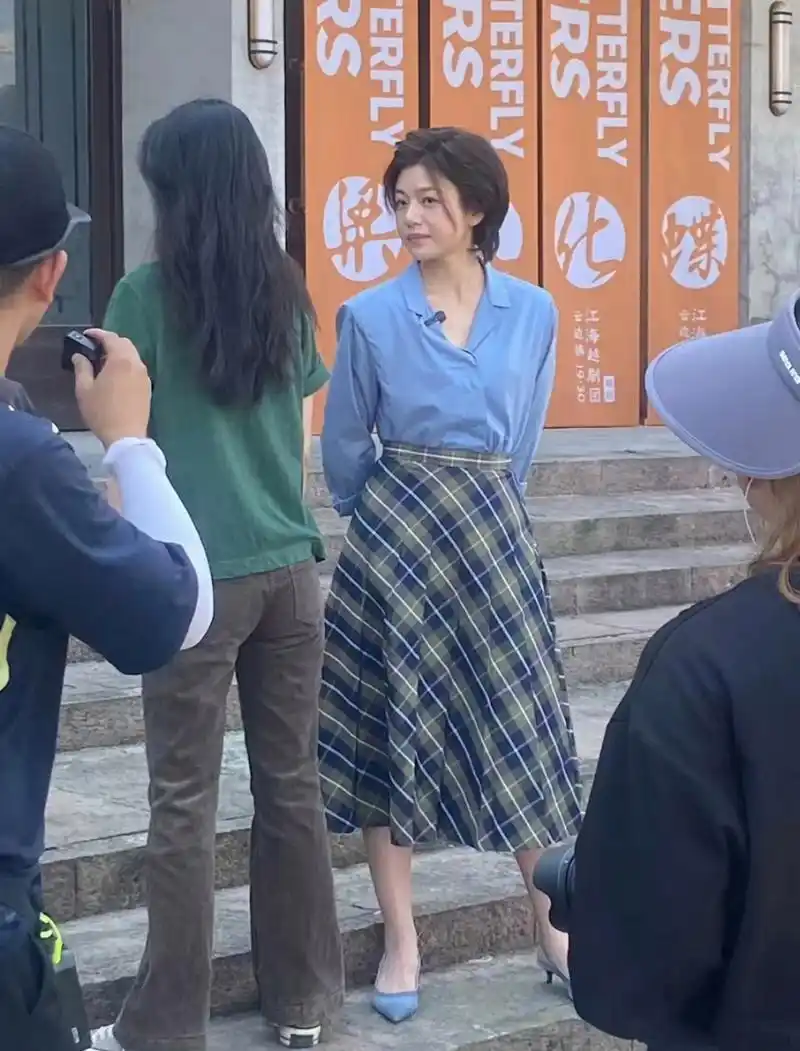 陈妍希短发造型,差一点没认出来. ​