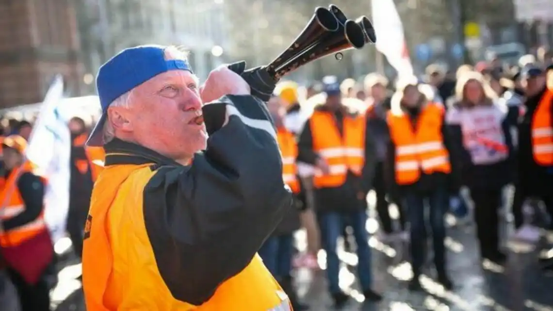 欧洲版"阿拉伯之春"正在上演,反美的要乱,亲美的也要乱