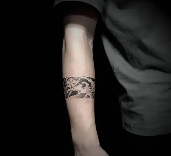 原创水浪臂环纹身图片手臂新传统纹身图案