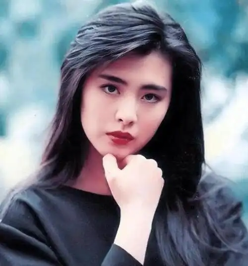 王祖贤生日庆祝照片引发网友热议,岁月从不败美人_内心_生活_宁静