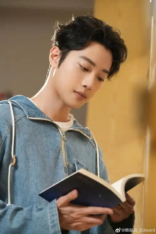 赖冠霖退圈转换赛道,他是真的干一恨一行,行行都给自己干破防