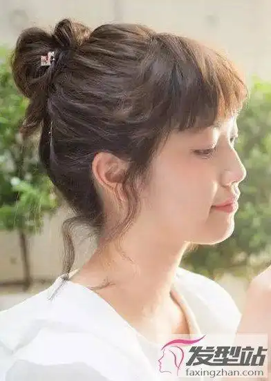 齐肩发怎么扎丸子头 减龄丸子头软萌又可爱_发型站_最新流行发型设计