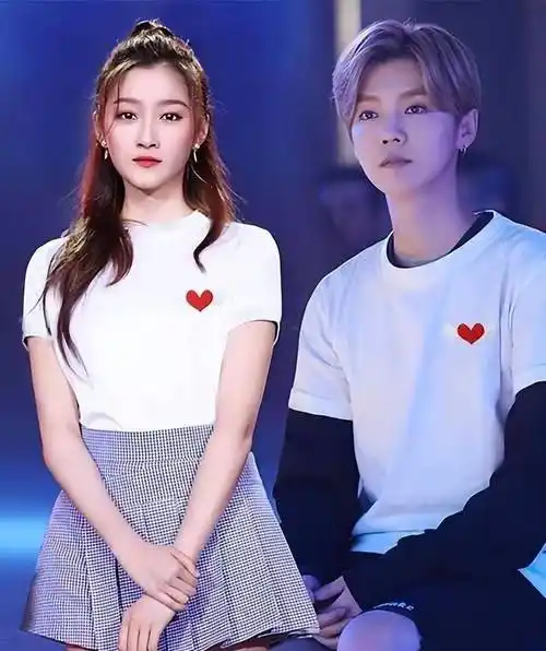 鹿晗关晓彤俩人已登记领证,是真是假?