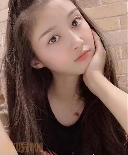 吴施乐素颜生活照