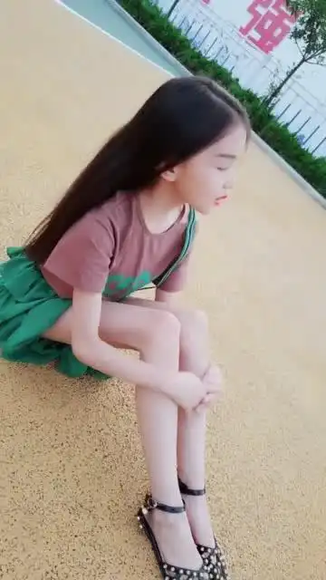 宋小睿不愧是童模出身,这"逆天"大长腿,简直太美了!