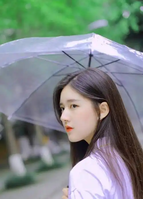 第十位:人间甜豆—吴宣仪身高166cm体重42.