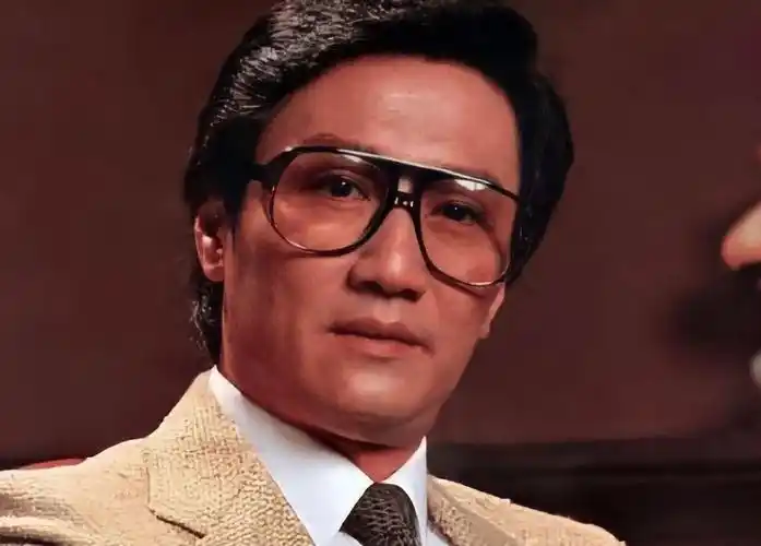 回顾谢贤近70岁时与20岁少女相恋两千万分手费是否符合市场规律